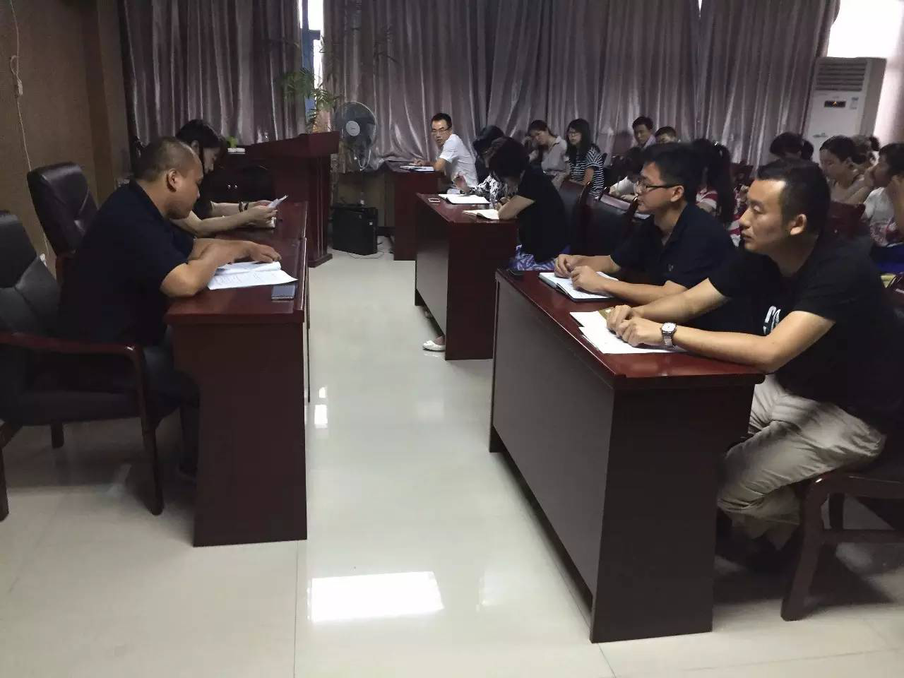 星空体育在线官网星空体育在线官网首页_星空体育（中国）_星空体育（中国）
组织传达学习关于我市8起&ldquo;违插&rdquo;典型案例的通报》