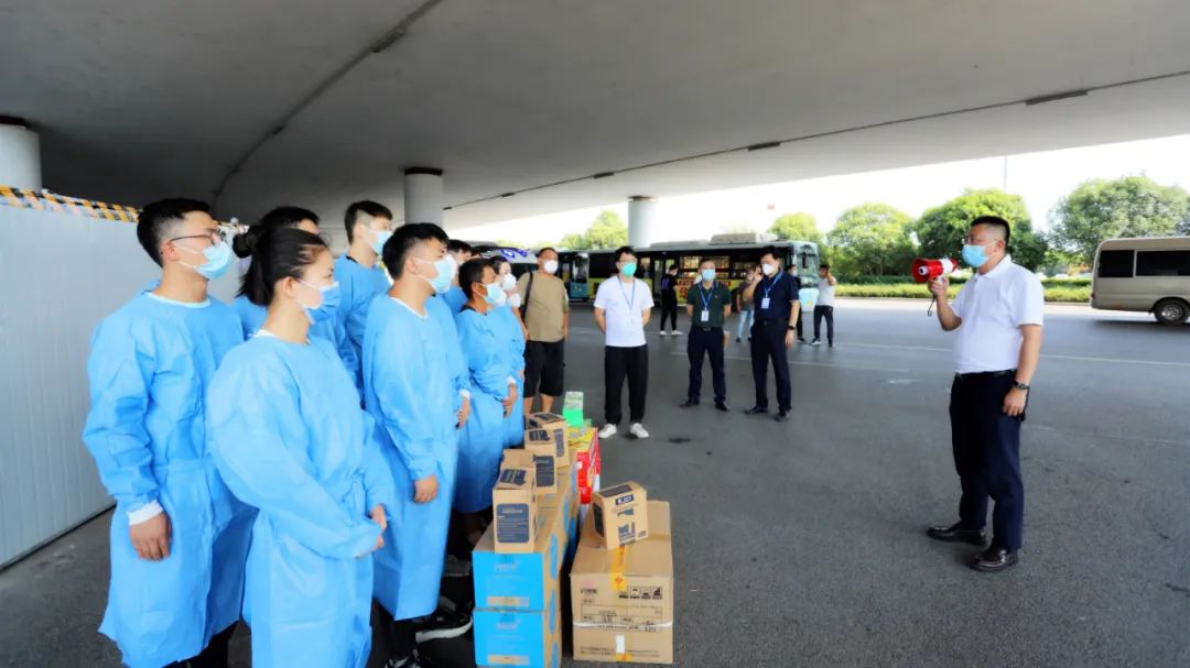 袁扣华赴昌北机场慰问星空体育在线官网星空体育在线官网首页_星空体育（中国）_星空体育（中国）
防疫工作人员